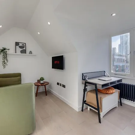 Apartment 1 Bedroom Penthouse - Shoreditch, By The Perfect London