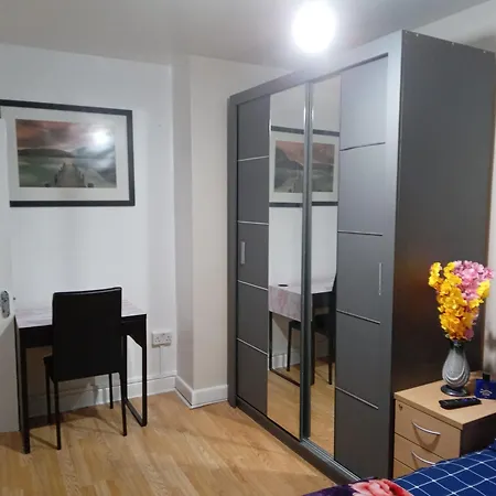 Homestay Exclusive Double Bedroom In A Gorgeous Shared Flat With Access Plumstead (Greater London)