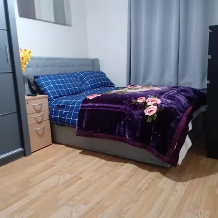 Homestay Exclusive Double Bedroom In A Gorgeous Shared Flat With Access *