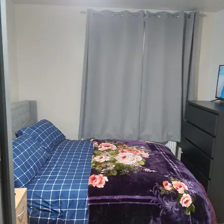 Exclusive Double Bedroom In A Gorgeous Shared Flat With Access *