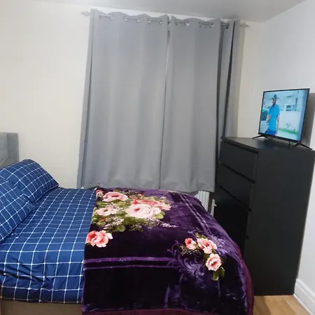 Exclusive Double Bedroom In A Gorgeous Shared Flat With Access Homestay Plumstead (Greater London)