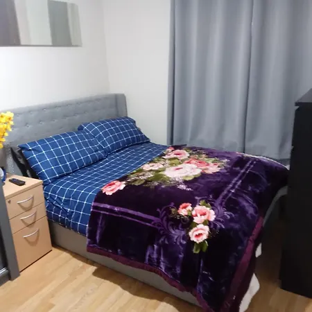 Exclusive Double Bedroom In A Gorgeous Shared Flat With Access Homestay