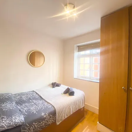 Apartment House With 4 Bedrooms Marylebone High Str London