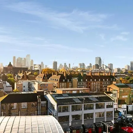 New Stylish 2 Bed 2 Bathrooms Flat Next To Canal