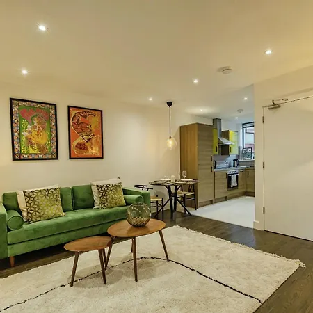 New Stylish 2 Bed 2 Bathrooms Flat Next To Canal Apartment London