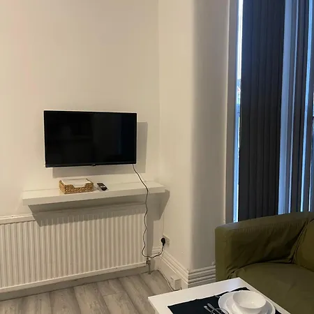 Rehman House Ground Floor 2 Exclusive Use Of Private Bathroom & Free Parking Guest house *