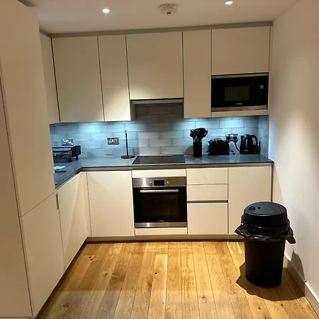 Stunning 1 Bedroom * London