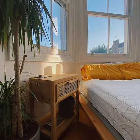 Beautiful 1 Bedroom Near Fields And Victoria Park London