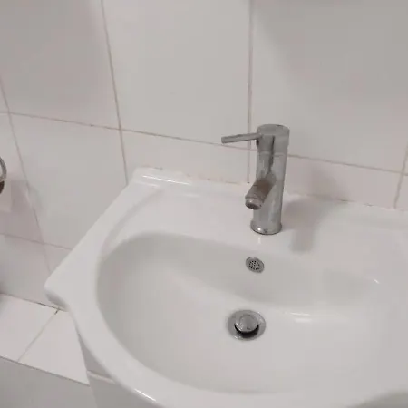 Homestay Exclusive Double Bedroom In A Gorgeous Shared Flat With Access *
