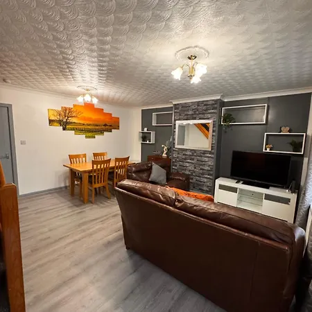 Holiday home Newly Decorated 4 Bed