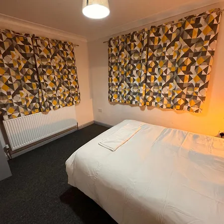 Holiday home Newly Decorated 4 Bed