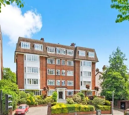 Stylish 1 Bedroom Flat Close To Fabulous Transport Links Apartment *