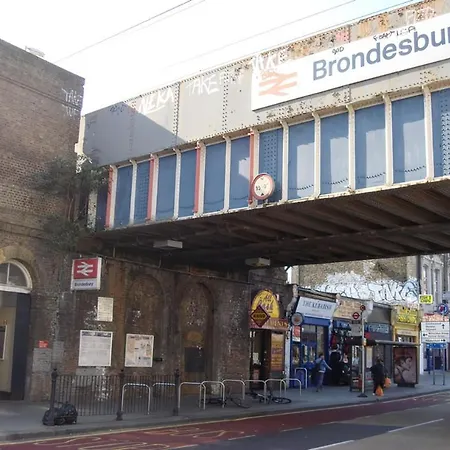 Apartment Stylish 1 Bedroom Flat Close To Fabulous Transport Links