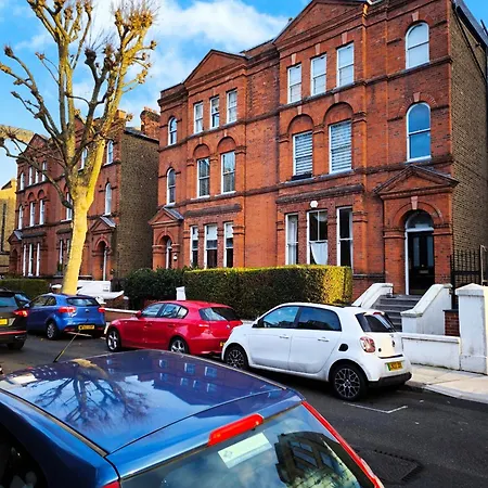 Apartment Cosy In Kensington Olympia London