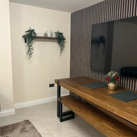 Appartamento Spacious Four Bedroom Four Bathroom Flat In West Kensington Londra