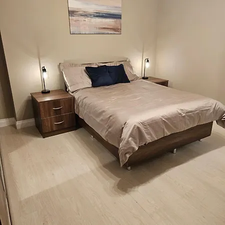 Spacious Four Bedroom Four Bathroom Flat In West Kensington Appartamento Londra