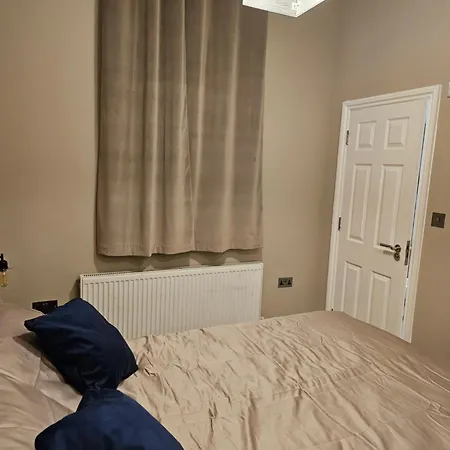 Spacious Four Bedroom Four Bathroom Flat In West Kensington