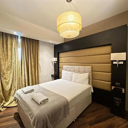 Marble Arch Beautiful Family London