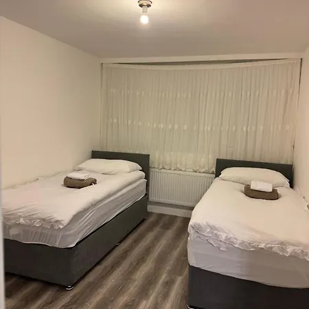 Betty Homes - Nearby Angel And Highbury Apartment *