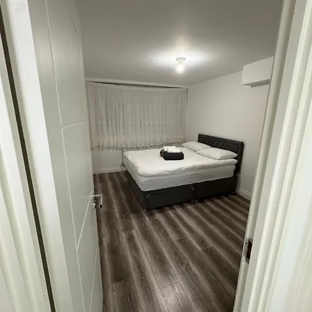 Betty Homes - Nearby Angel And Highbury Apartment London