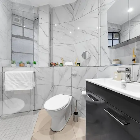 Luxury Serviced In Central * London
