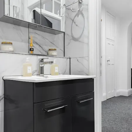 Apartment Luxury Serviced In Central