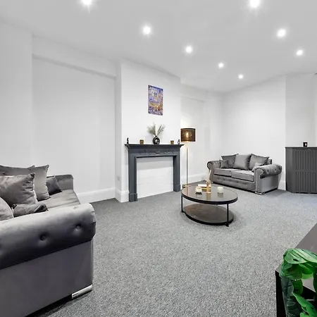 Luxury Serviced In Central * London
