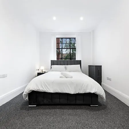 Luxury Serviced In Central