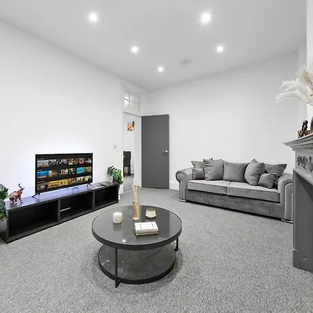 Luxury Serviced In Central *