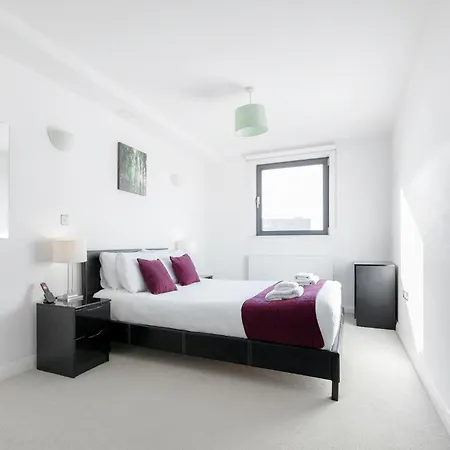 Roomspace Serviced - Chorus