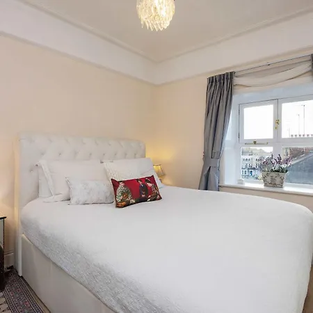 Veeve - Earls Court Rooftop Retreat London