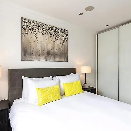 Elegant And Cosy Family In Marylebone *
