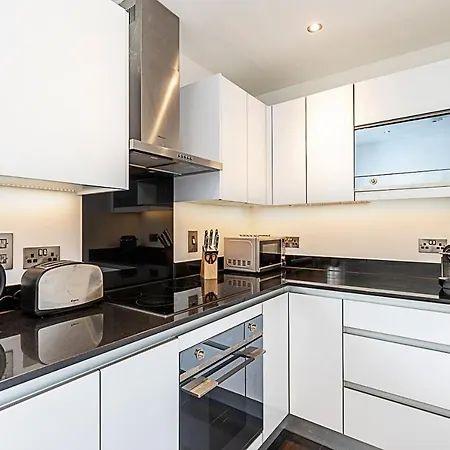 Elegant And Cosy Family In Marylebone London