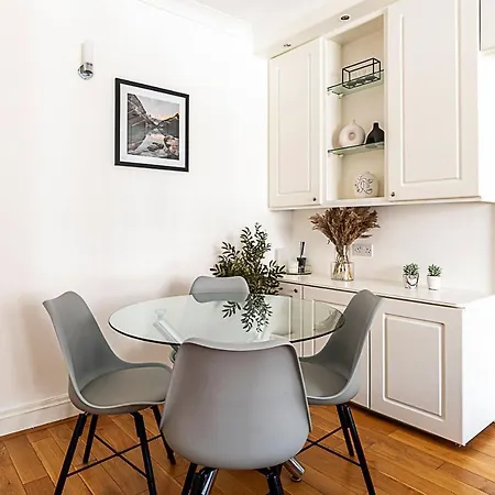 Apartment Modern 2 Bedroom Flat Near Queensway London