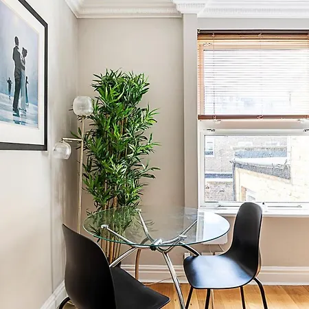 Apartment Modern Top-floor Victorian Charm In Kensington London