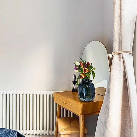 Lovely Bishops Park Flat Apartment London