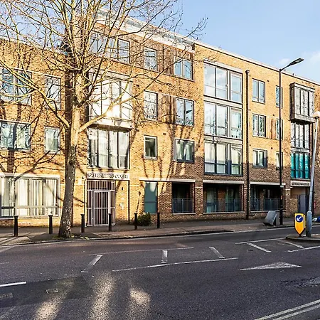 Bermondsey Bliss Views Comfort And Access!