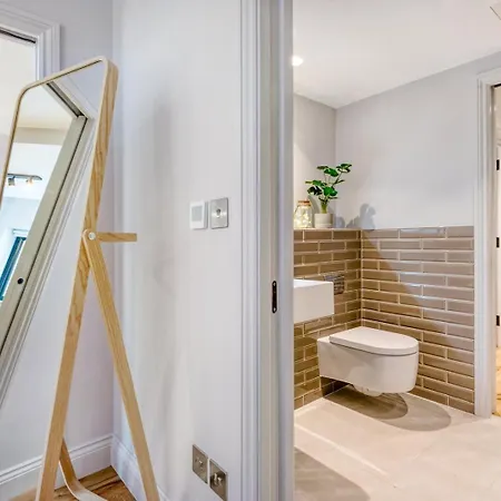 Apartment Coleherne Road Ii