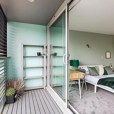 Airy 2-bedroom Flat With Balcony Apartment