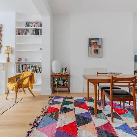 Spacious 2bd Flat By Regents Park & Camden Town! London