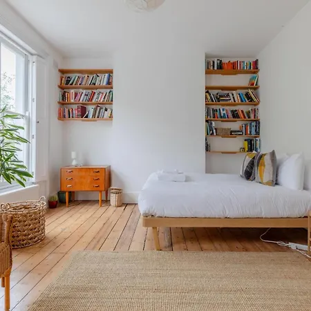 Spacious 2bd Flat By Regents Park & Camden Town! Apartment