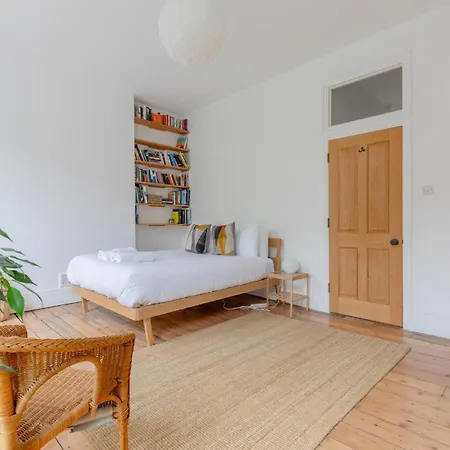 Apartment Spacious 2bd Flat By Regents Park & Camden Town! London
