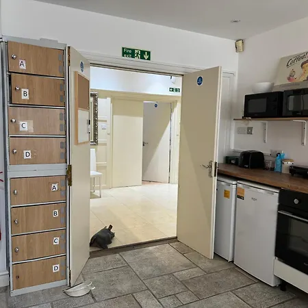 Hostel 365 London