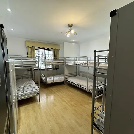 Hostel 365