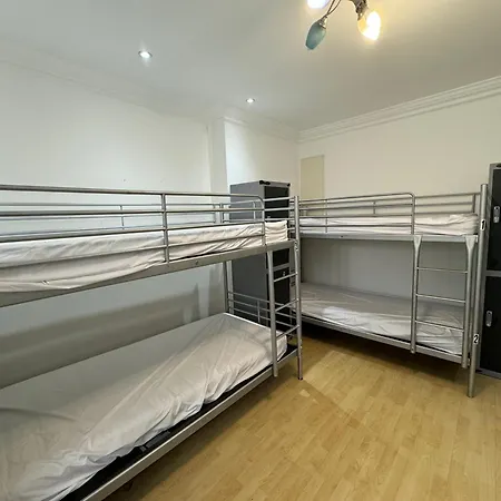 Hostel 365 *
