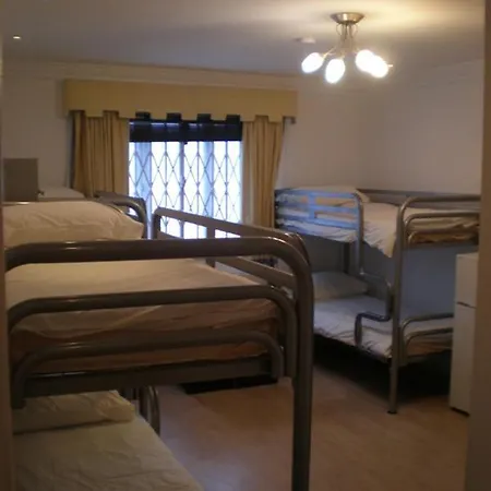 Hostel 365 *