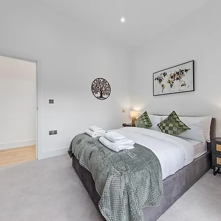 Sercasa - Kingston Upon Thames * Kingston upon Thames (Greater London)