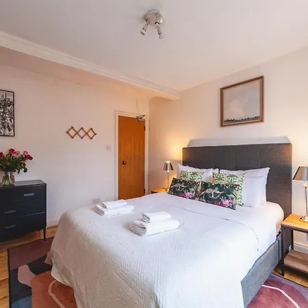 Hub Townhouse * London