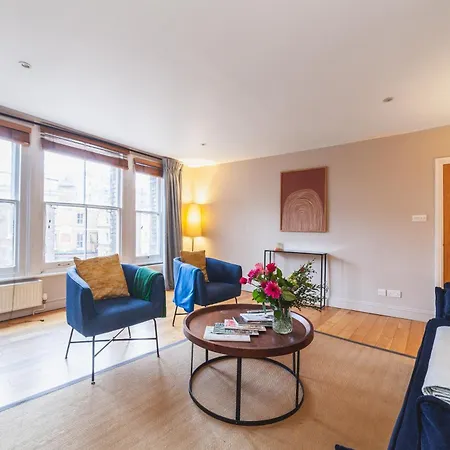 Hub Townhouse * London