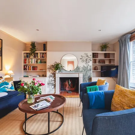 Hub Townhouse Apartment *